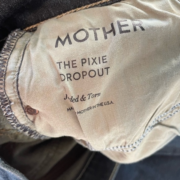 Anthropologie’s MOTHER The Pixie Dropout Boyfriend Jeans in Jaded and Torn - 25 - Picture 9 of 9